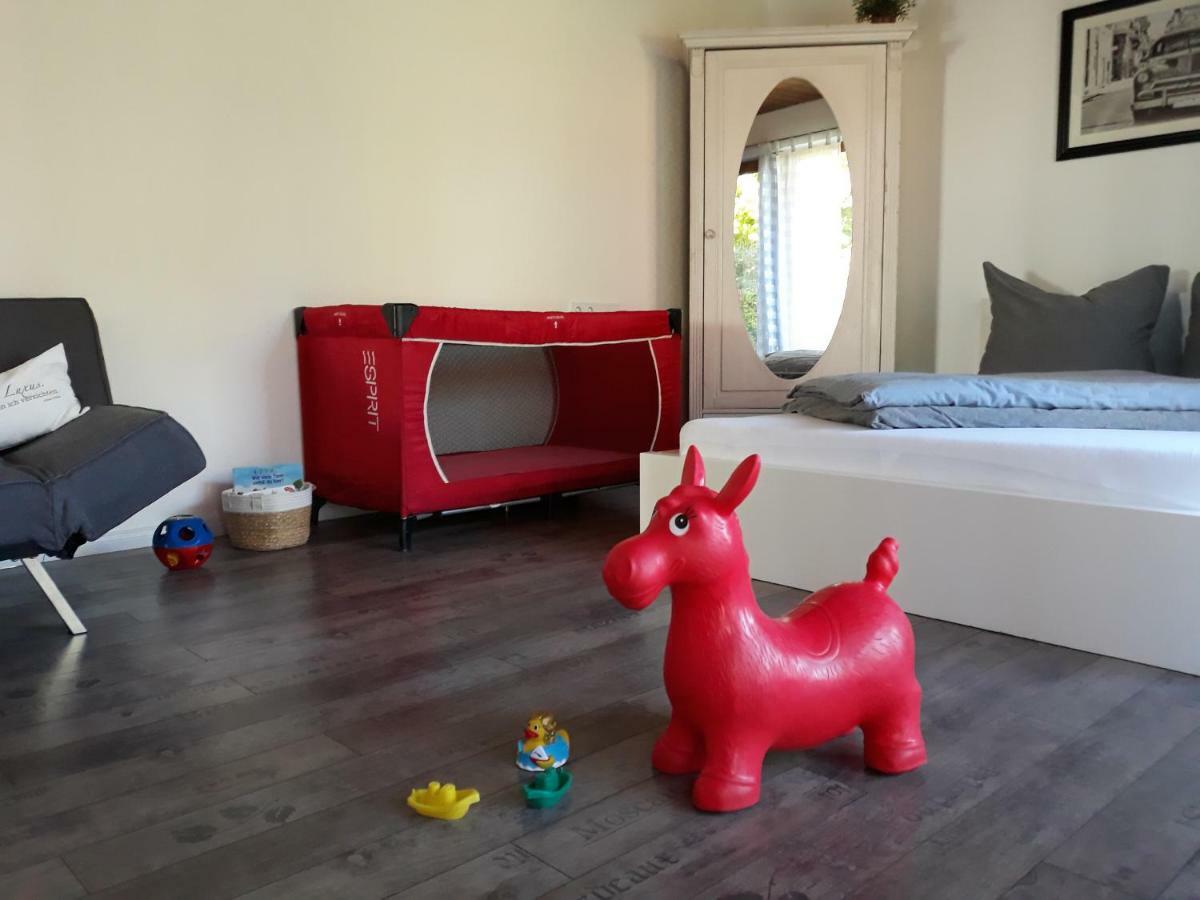 Schoene Einzimmer Wohnung Zwischen Bodensee Und Allgaeu Neukirch  Eksteriør billede
